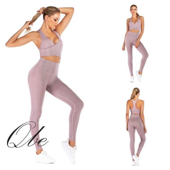 Pink Monochromatic Seamless Sports Bra & Legging - Picture 1 of 4